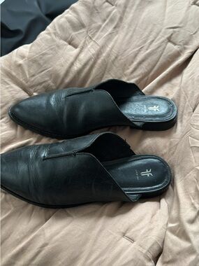 Frye Black Leather Slip-On Pointed-Toe Mules